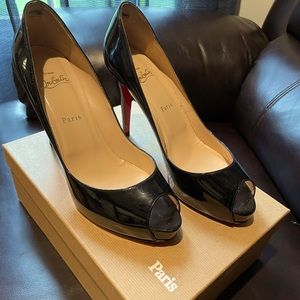 41 Christian Louboutin Very Prive (Peep Toe Heels)